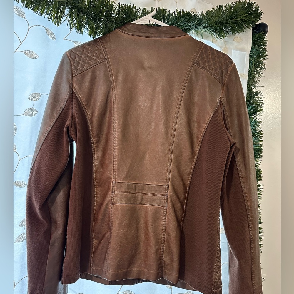 Sebby Collection Women's Brown Leather Jacket - Picture 2 of 3